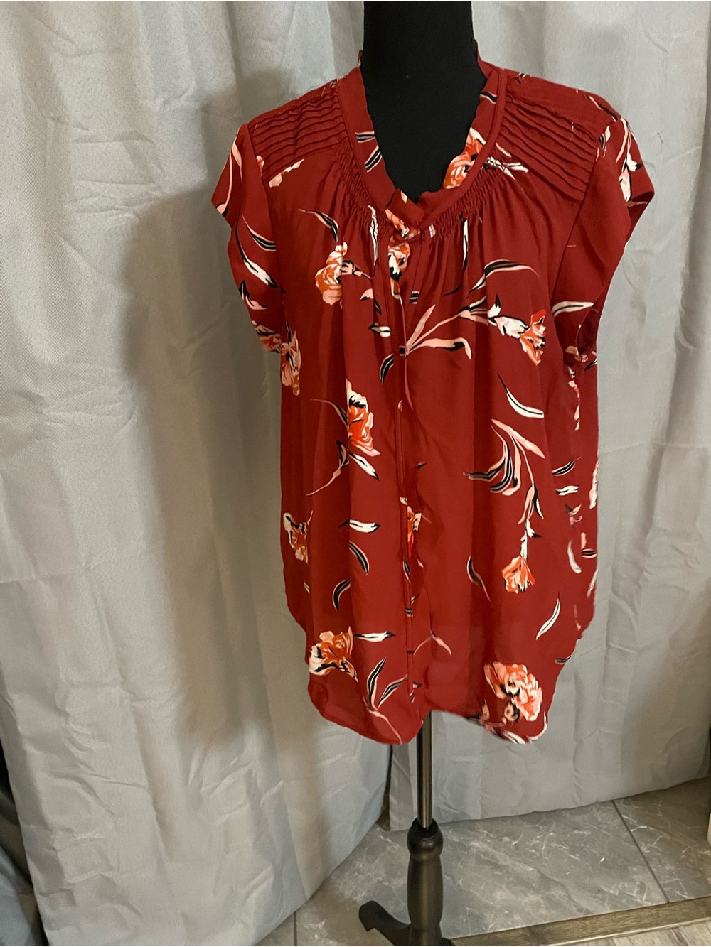 Daniel Rainn Rust Floral Short-Sleeve Blouse